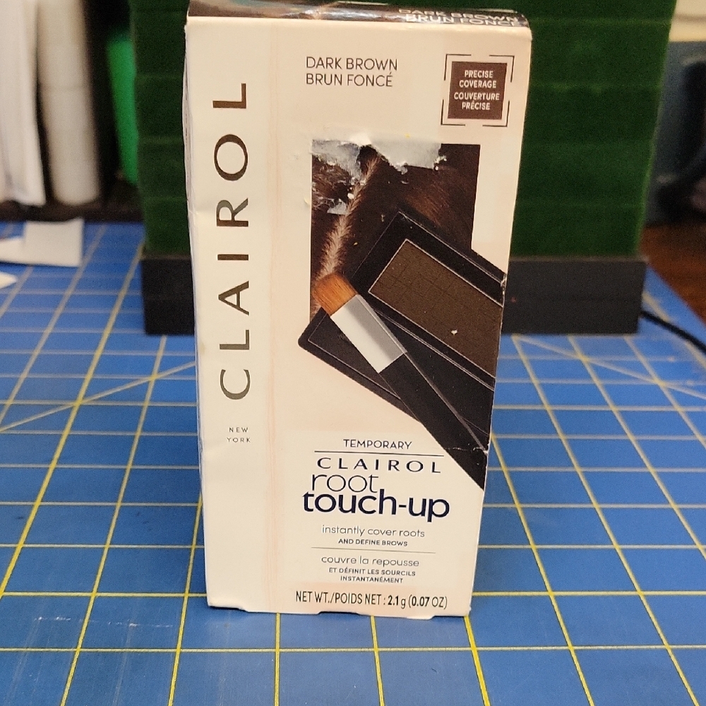 Clairol Dark Brown Root Touch-Up New in Sealed Box